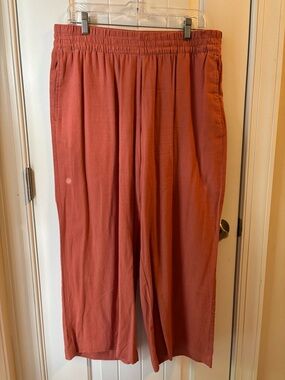 Old Navy Wide-Leg Linen Pants in Coral